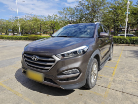 现代 途胜 2015款 1.6T 双离合两驱智能型