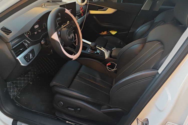 奥迪A4L 2022款 40 TFSI 时尚动感型中控内饰19