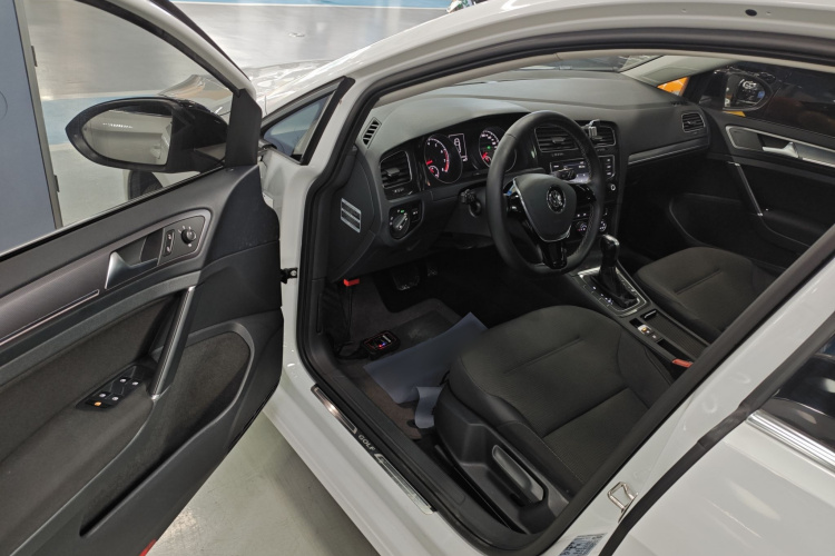 大众 高尔夫 2017款 230TSI 自动舒适百万辆纪念版中控内饰20