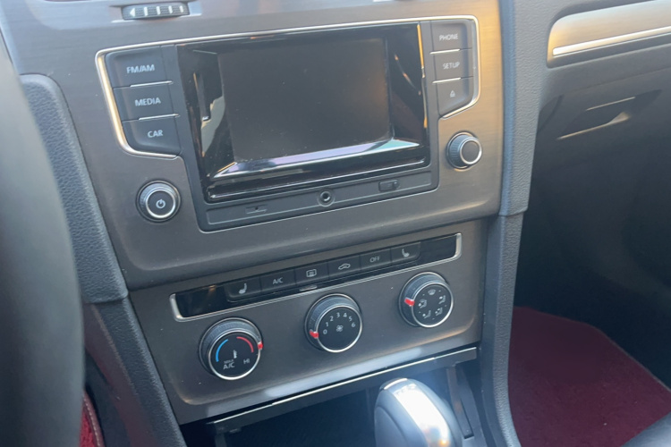 大众 高尔夫 2016款 230TSI 自动豪华型局部细节16