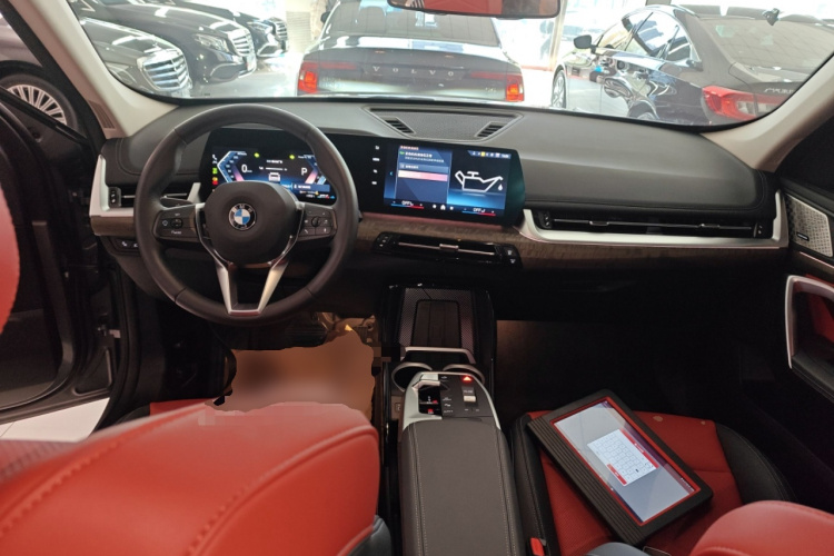 宝马X1 2023款 sDrive25Li X设计套装中控内饰7002