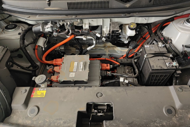 五菱汽车 五菱缤果 2024款 203km 轻享款机舱底盘24