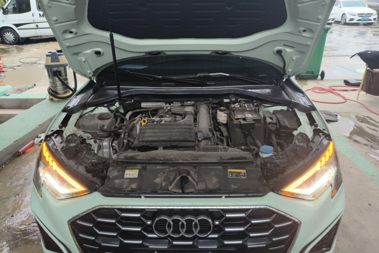 奥迪A3 2024款 Sportback 35 TFSI 时尚运动型机舱底盘24