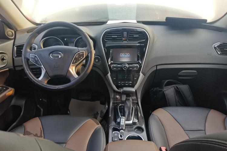 广汽传祺 传祺GS5 Super 2016款 1.8T 自动两驱周年纪念版中控内饰12