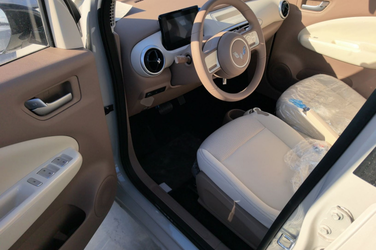 五菱汽车 宏光MINIEV 2025款 四门版 进阶款中控内饰20