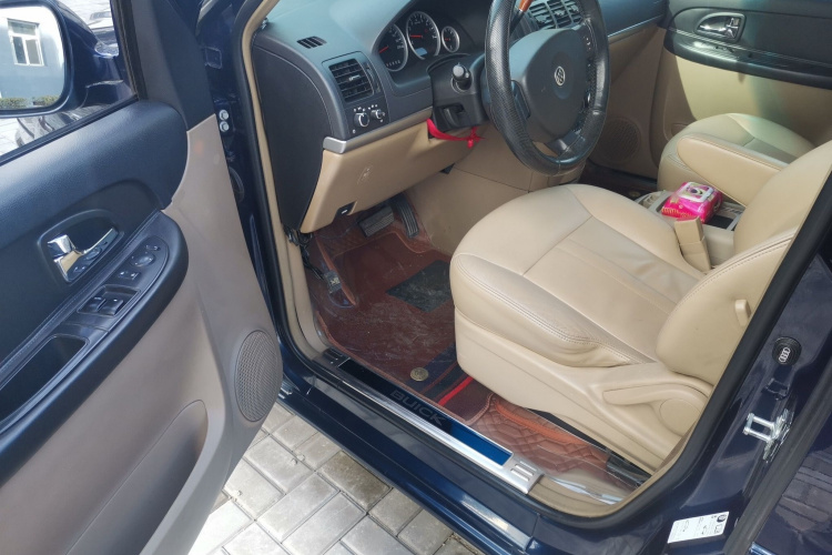 别克GL8 2014款 2.4L 行政版中控内饰7003