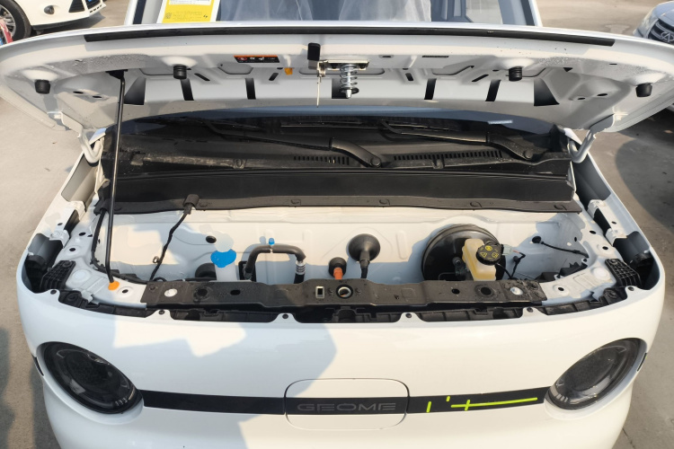 吉利银河 熊猫 2025款 210km 元气熊机舱底盘24