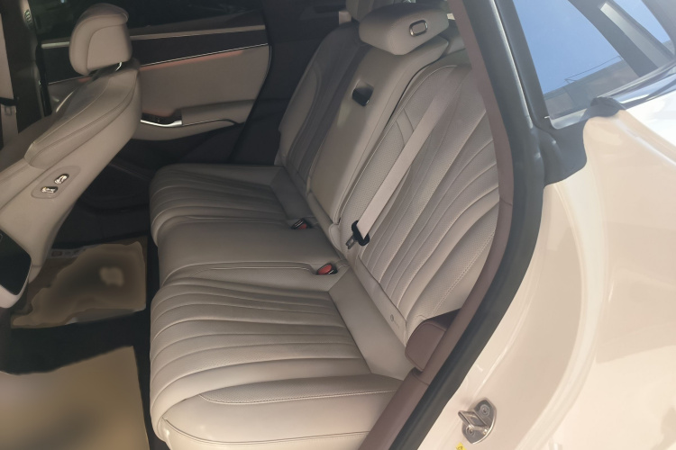 腾势Z9GT 2024款 1100四驱Ultra版中控内饰7004