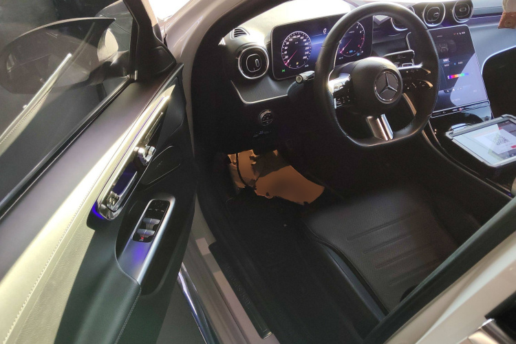 奔驰C级 2022款 C 200 L 运动版中控内饰20