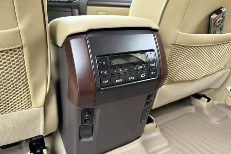 丰田 普拉多 2016款 3.5L 自动TX-L NAVI中控内饰7007