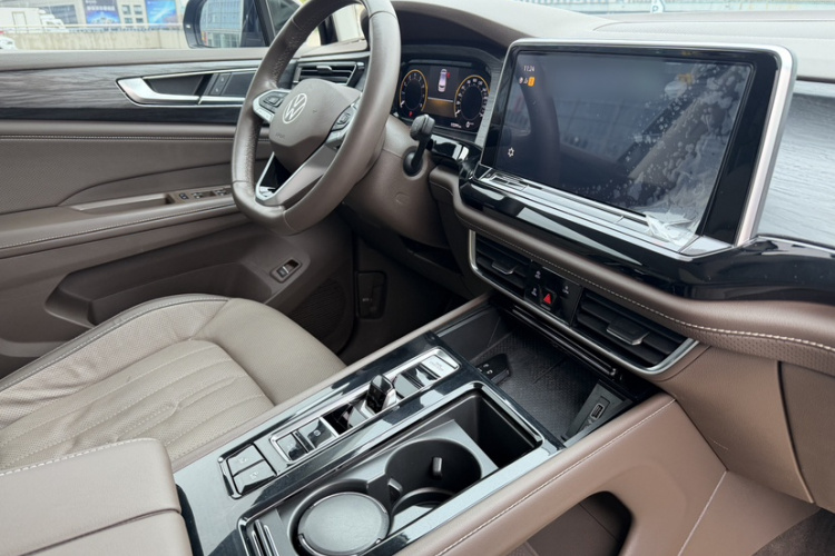 大众 威然 2022款 380TSI 尊驰版局部细节16