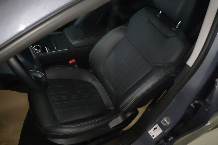 福特 蒙迪欧 2025款 2.0T EcoBoost 豪华型中控内饰19