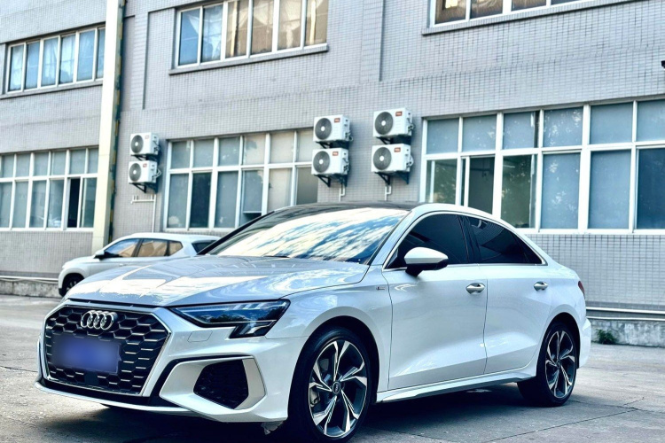 奥迪A3 2022款 A3L Limousine 35 TFSI 豪华运动型车身外观6003
