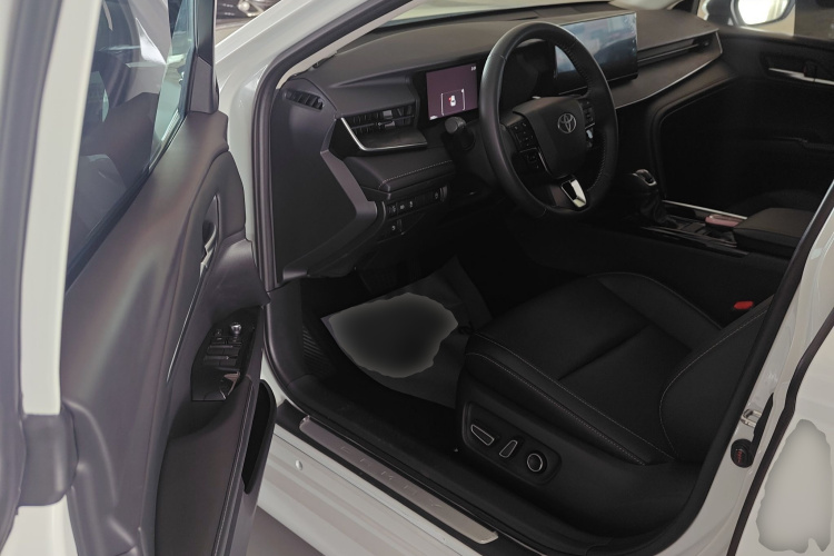 丰田 凯美瑞 2024款 2.0GVP 豪华版中控内饰7003