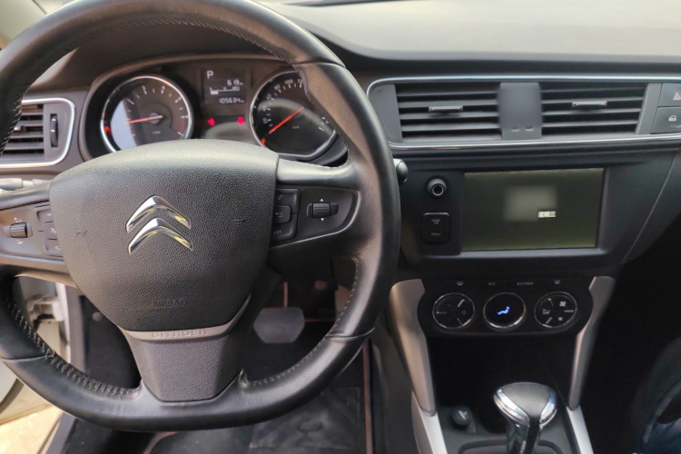 雪铁龙C3-XR 2015款 1.6L 自动先锋型中控内饰7002