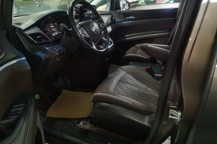 别克GL8 2021款 陆上公务舱 652T 豪华型中控内饰19