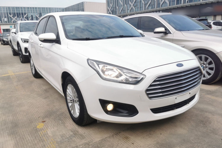 福特 福睿斯 2017款 1.5L 自动舒适型车身外观3