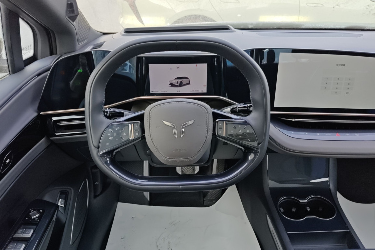 红旗EH7 2024款 760 Pro+ 四驱版中控内饰13