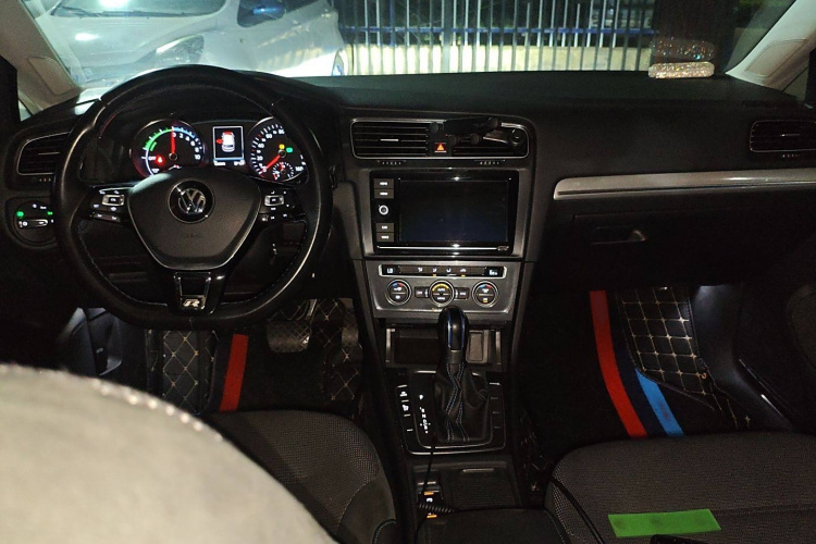 大众 高尔夫·纯电 2020款 驰中控内饰7002