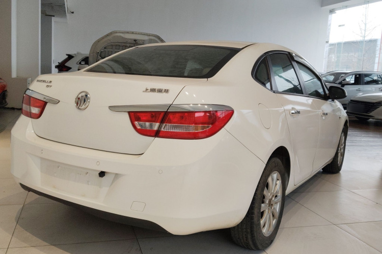 别克 英朗 2013款 GT 1.6L 自动时尚版车身外观7