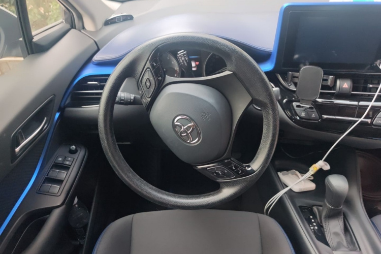 丰田C-HR 2022款 2.0L 舒适版中控内饰13
