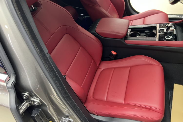 捷豹XFL 2021款 XFL 2.0T P250 两驱精英运动版中控内饰7013