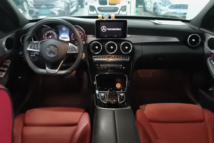 奔驰C级 2018款 C 200 运动版中控内饰7002