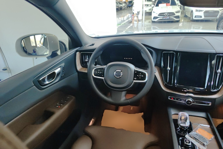 沃尔沃XC60 2024款 B5 四驱智远豪华版中控内饰13