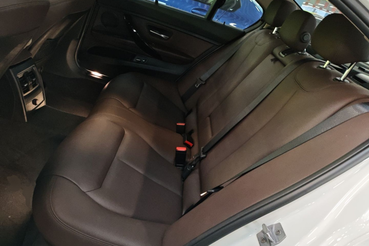 宝马3系 2019款 320Li M运动套装中控内饰21