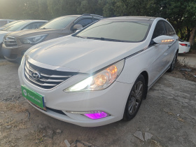 现代 索纳塔 2014款 2.0L 自动豪华版