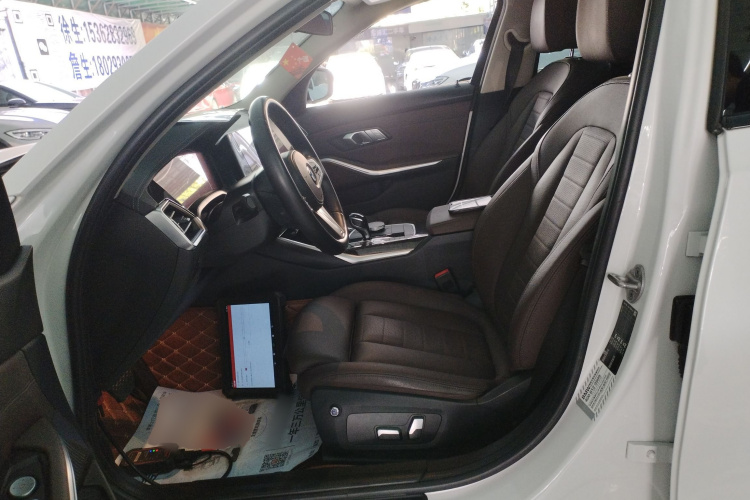 宝马3系 2021款 325Li M运动套装中控内饰19