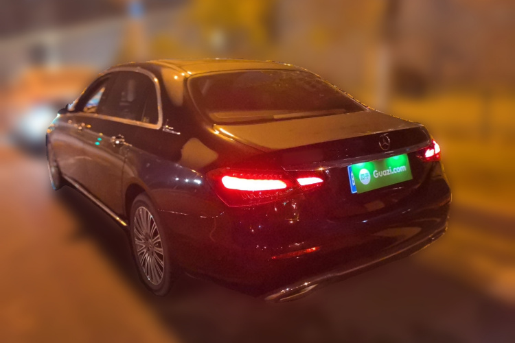 奔驰E级 2022款 改款三 E 300 L 时尚型车身外观5