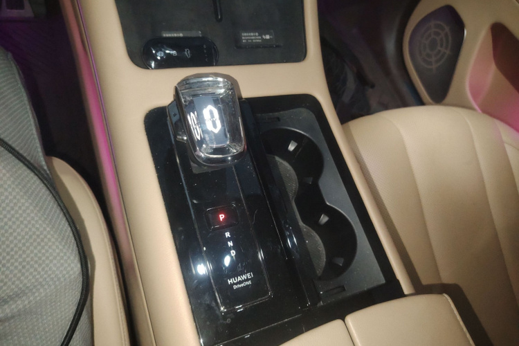 鸿蒙智行 问界M7 2024款 1.5T 后驱Plus版 5座局部细节18