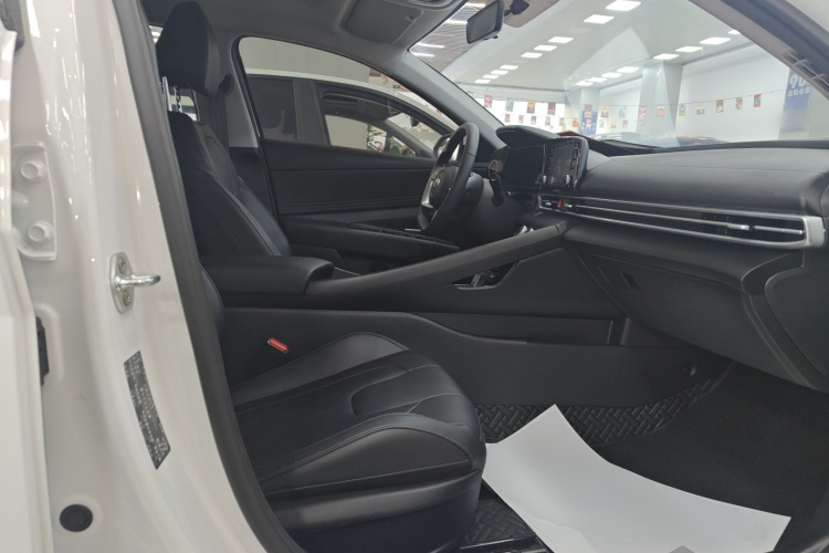 现代 伊兰特 2023款 1.5L CVT GLX精英版局部细节41