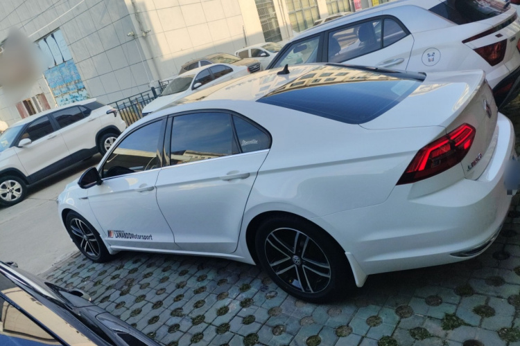 大众 凌渡 2021款 改款 280TSI DSG舒适版车身外观4