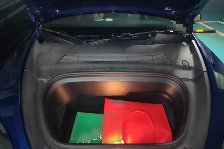 特斯拉 Model Y 2021款 长续航全轮驱动版局部细节24