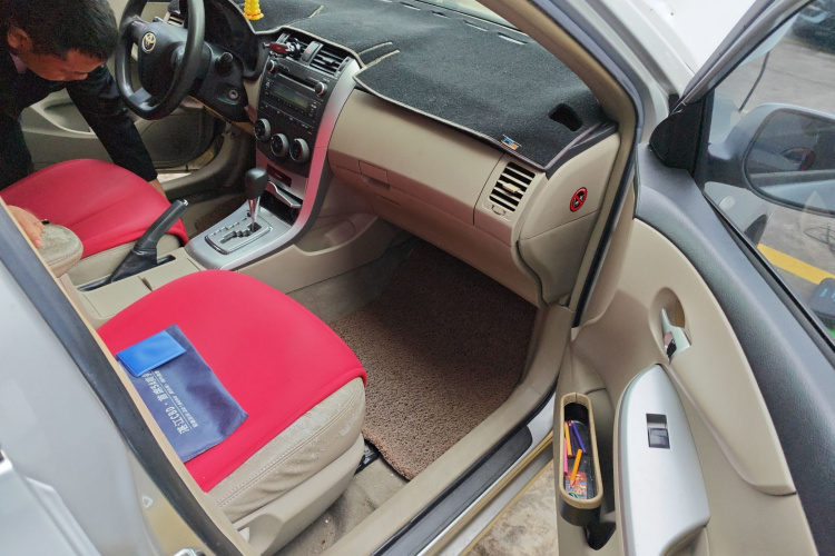 丰田 卡罗拉 2011款 1.6L 自动GL局部细节9005