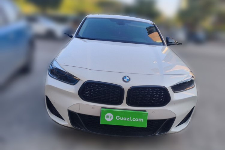 宝马X2 2023款 sDrive25i M运动曜夜版车身外观2