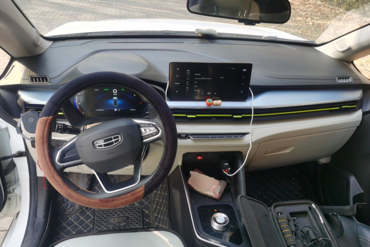 吉利几何 EX3 功夫牛 2021款 坚强牛牛中控内饰12