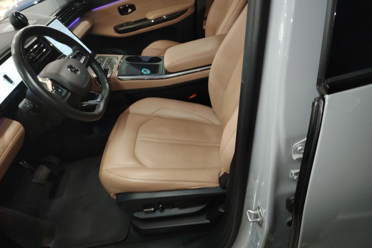 蔚来ES6 2020款 600KM 运动版中控内饰19