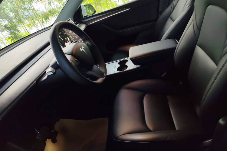 特斯拉 Model Y 2021款 长续航全轮驱动版局部细节19