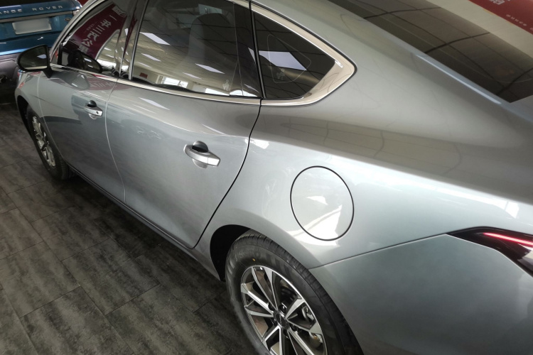 比亚迪 驱逐舰05 2024款 DM-i 55KM 领航荣耀版车身外观4