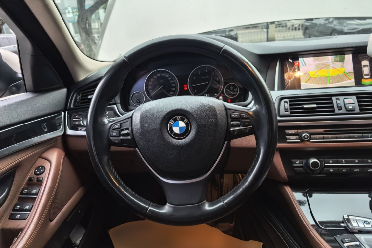 宝马5系 2017款 520Li 典雅型局部细节13