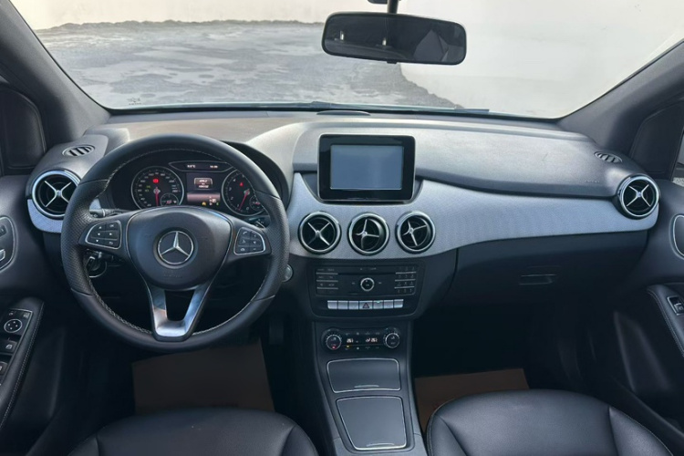 奔驰B级 2015款 B 200 时尚型车身外观6009