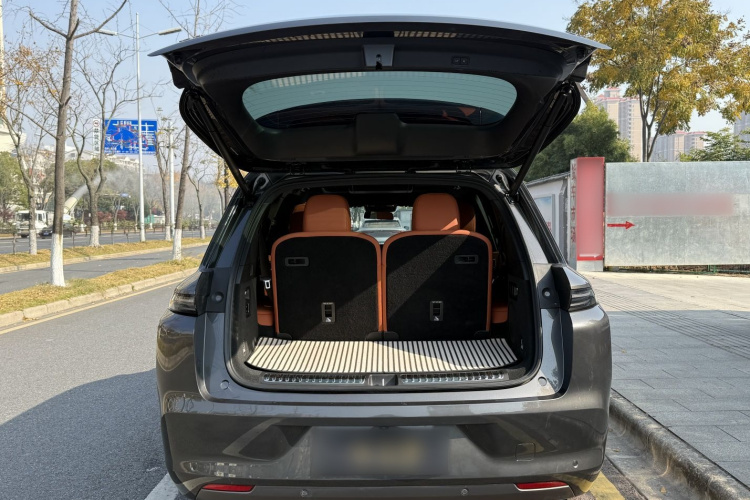 理想汽车 理想L8 2023款 Air中控内饰7012