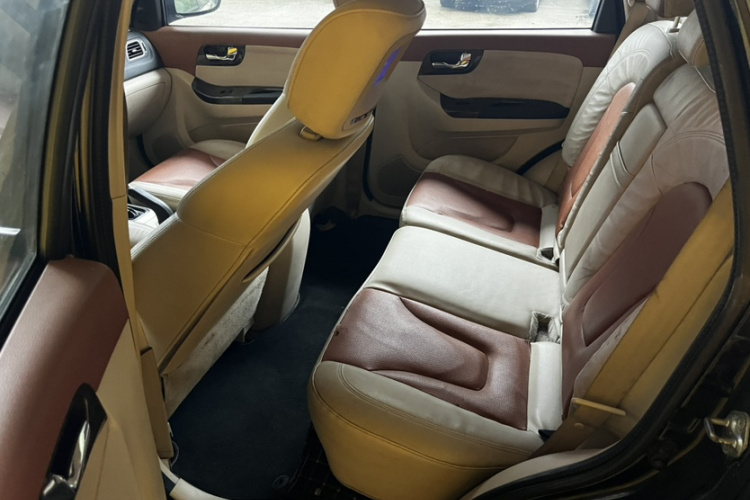 海马S7 2015款 改款 2.0L 自动纵驰型中控内饰7003