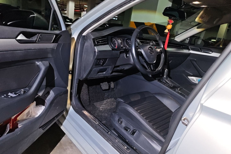 大众 迈腾 2018款 330TSI DSG 领先型中控内饰20