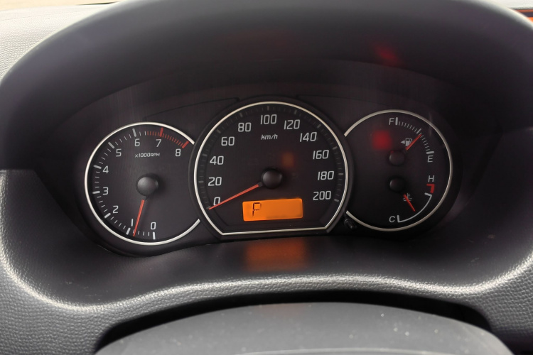 铃木 雨燕 2013款 1.5L 自动20周年限量版中控内饰7007