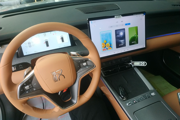 比亚迪 汉L 2025款 DM-i 200KM激光雷达尊享型中控内饰12