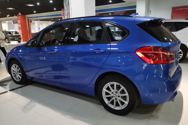 宝马2系旅行车 2018款 218i 时尚型车身外观6003